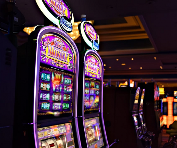 UFA – 7 Reasons Behind Playing Slots Gambling Online