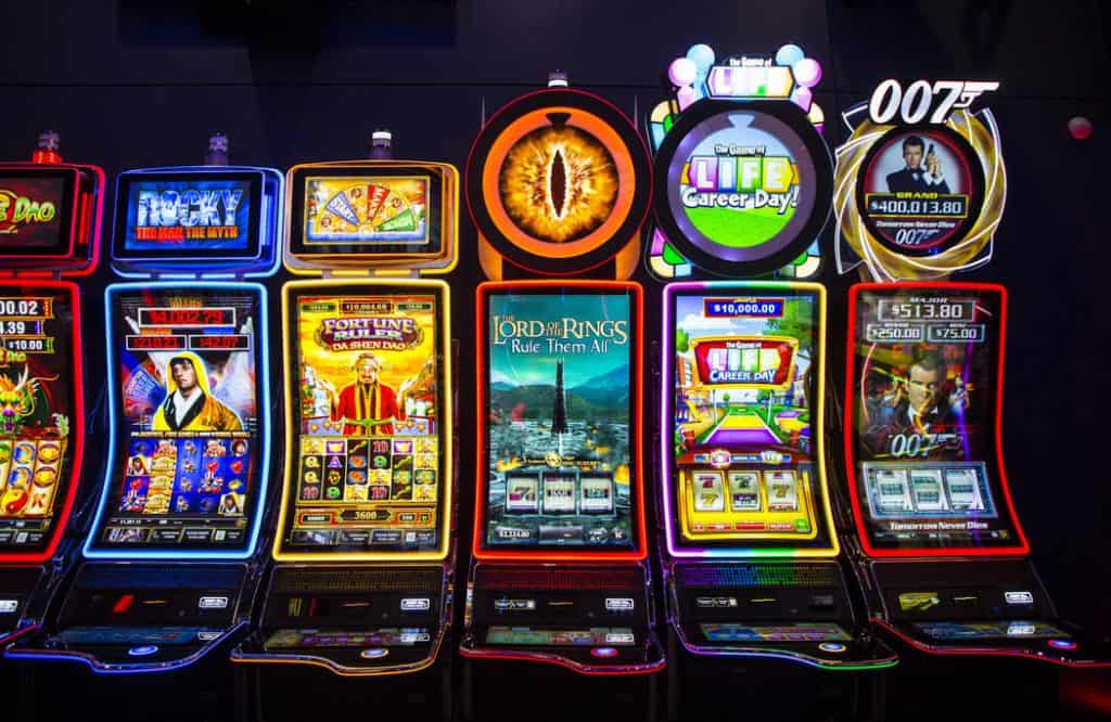 The Benefits of Playing Online Slot Games